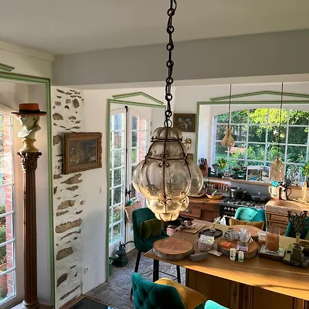 Semesterbostad Le Jardin Secret Du Dr Papertian