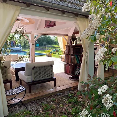 Semesterbostad Le Jardin Secret Du Dr Papertian