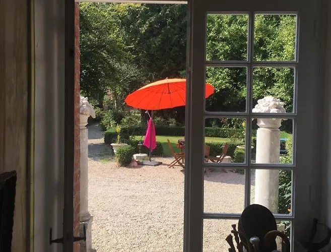 Holiday home Le Jardin Secret Du Dr Papertian *